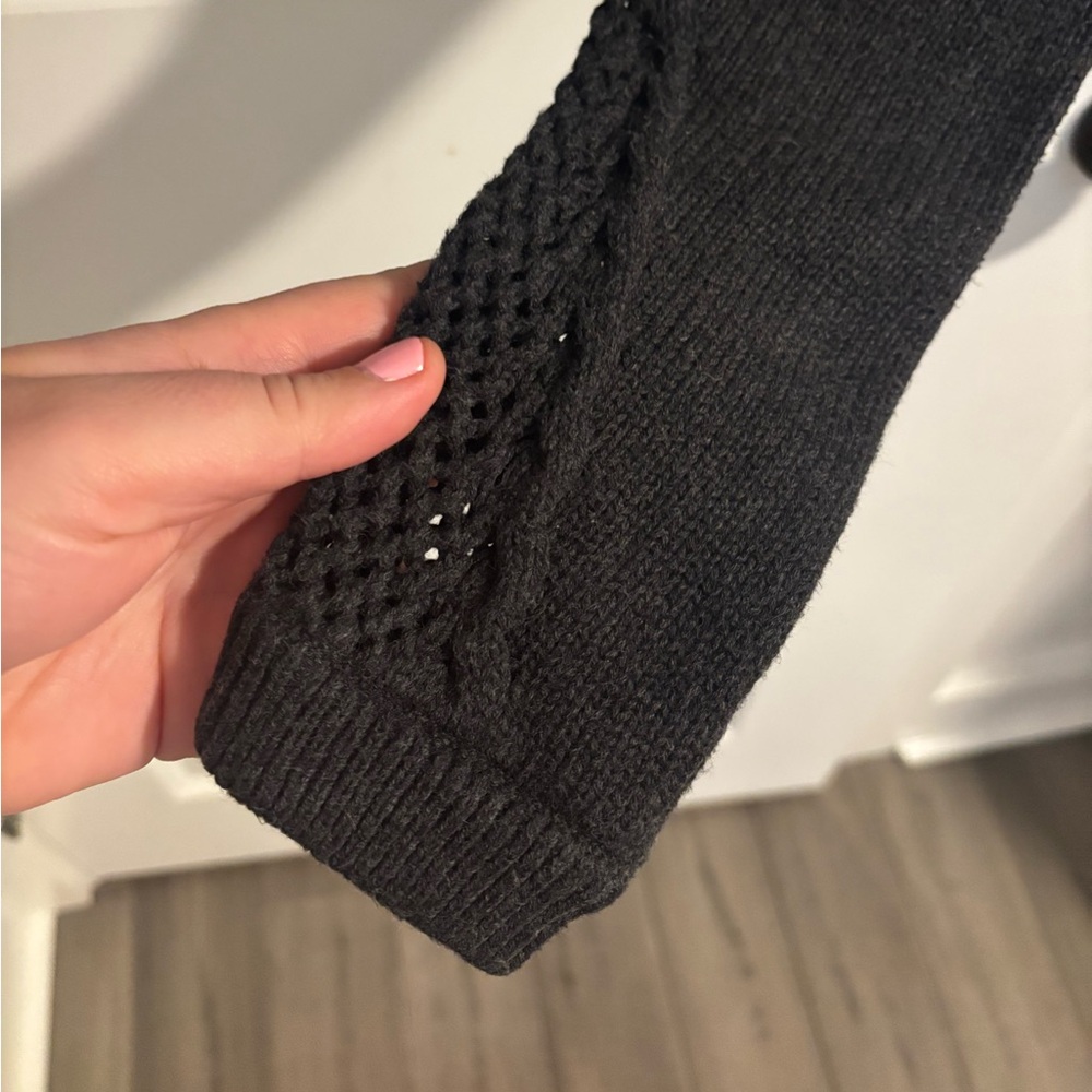 LULULEMON Be Present Pullover Heathered Black Cropped Sweater Size 8 - Picture 12 of 14